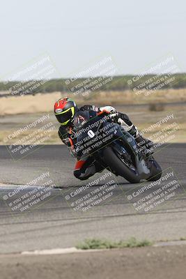 media/Sep-07-2024-Pacific Track Time (Sat) [[9bb89f5e83]]/A group/Phone Wall Paper 1000am/